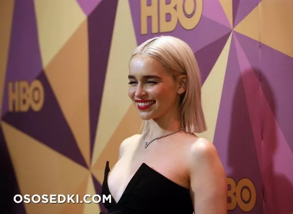 Эмилия Кларк голая - фото Emilia Clarke - 220