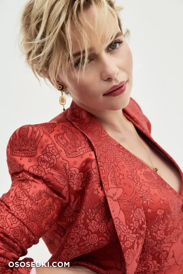 Эмилия Кларк голая - фото Emilia Clarke - 244