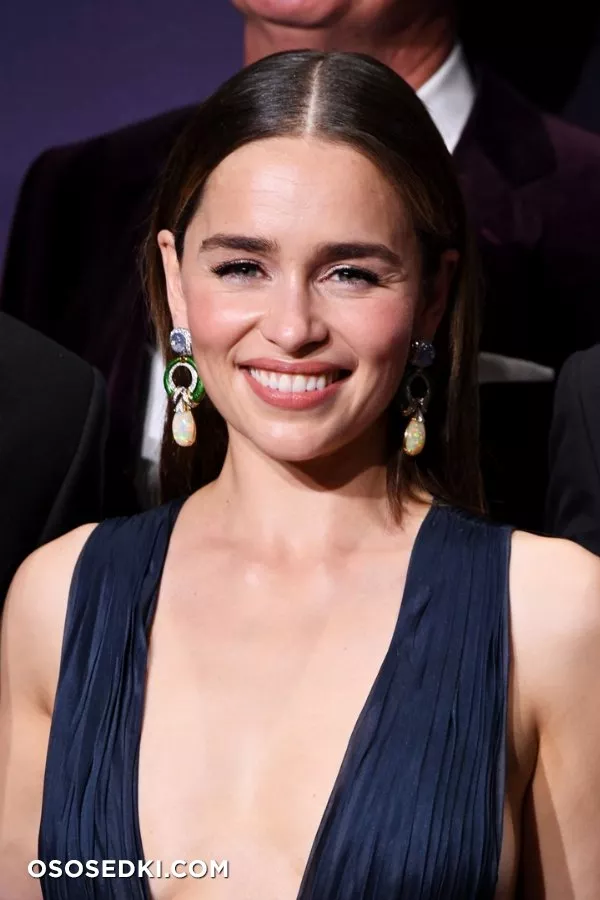 Эмилия Кларк голая - фото Emilia Clarke - 316