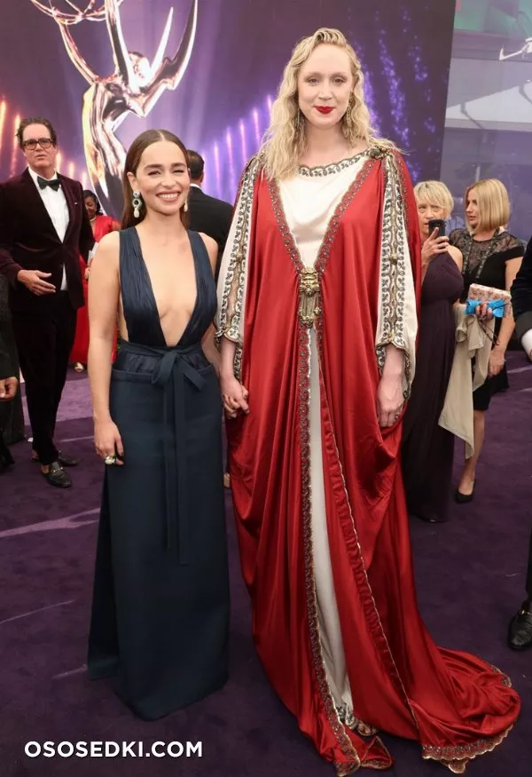 Эмилия Кларк голая - фото Emilia Clarke - 332