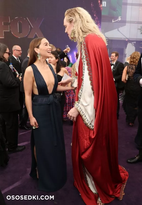 Эмилия Кларк голая - фото Emilia Clarke - 333