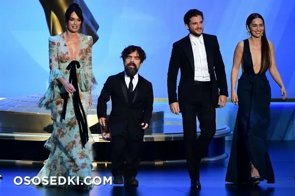 Эмилия Кларк голая - фото Emilia Clarke - 337