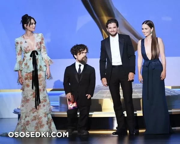 Эмилия Кларк голая - фото Emilia Clarke - 338