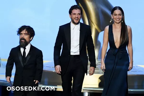 Эмилия Кларк голая - фото Emilia Clarke - 342