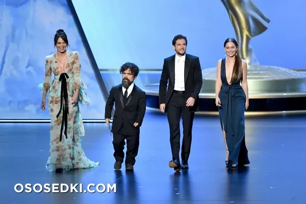 Эмилия Кларк голая - фото Emilia Clarke - 344
