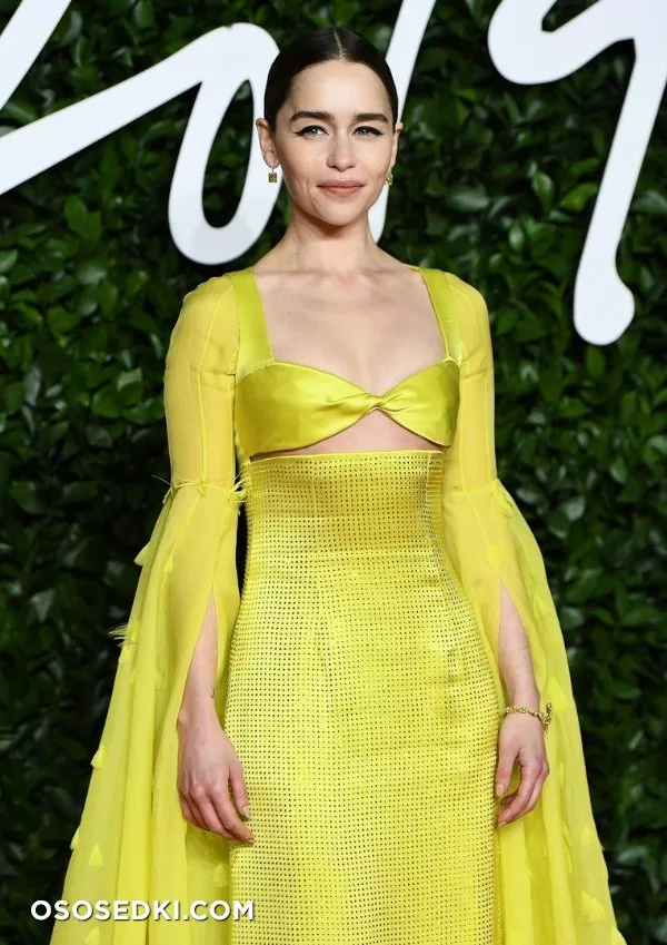 Эмилия Кларк голая - фото Emilia Clarke - 356