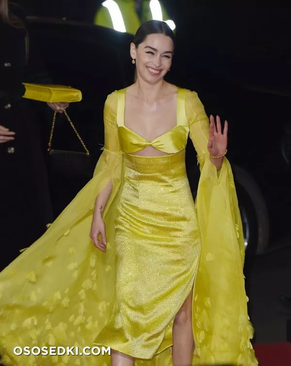 Эмилия Кларк голая - фото Emilia Clarke - 365