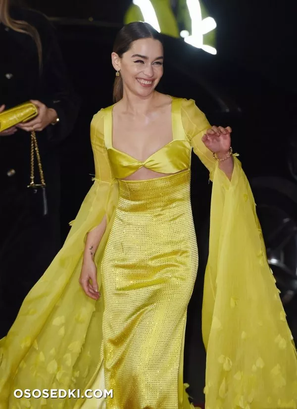 Эмилия Кларк голая - фото Emilia Clarke - 370
