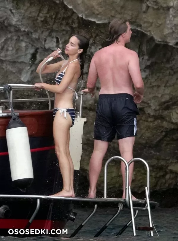 Эмилия Кларк голая - фото Emilia Clarke - 440