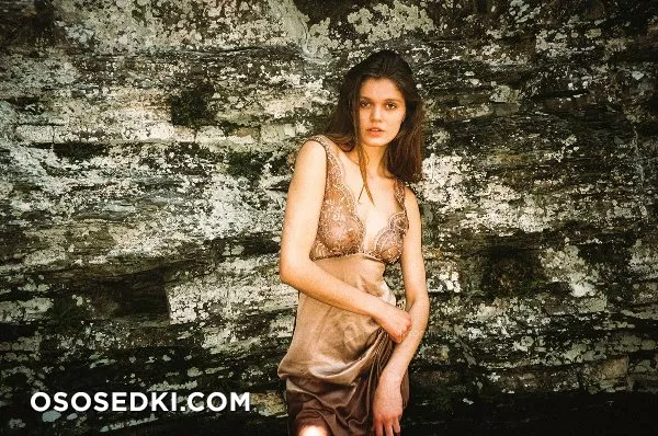 Ребека Андерхилл голая, фото Rebekah Underhill - 1