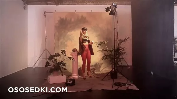 Сьюки Уотерхаус голая - фото Suki Waterhouse - 240