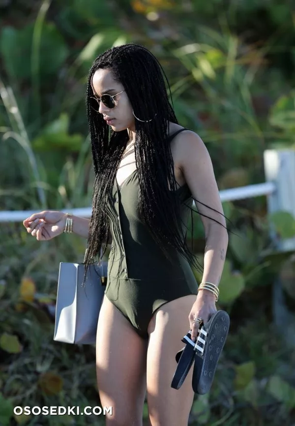Зои Кравиц фото - голая Zoe Kravitz - 75