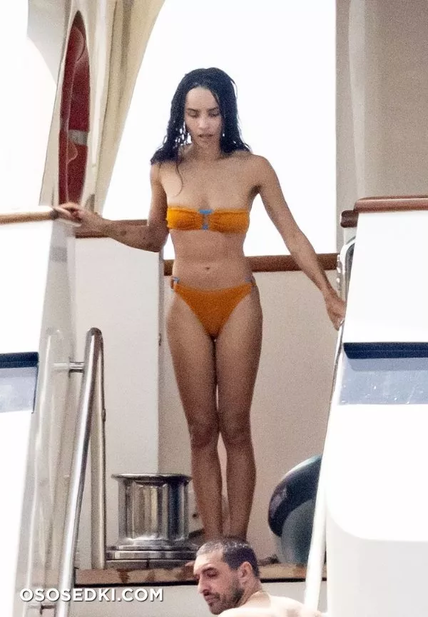 Зои Кравиц фото - голая Zoe Kravitz - 374