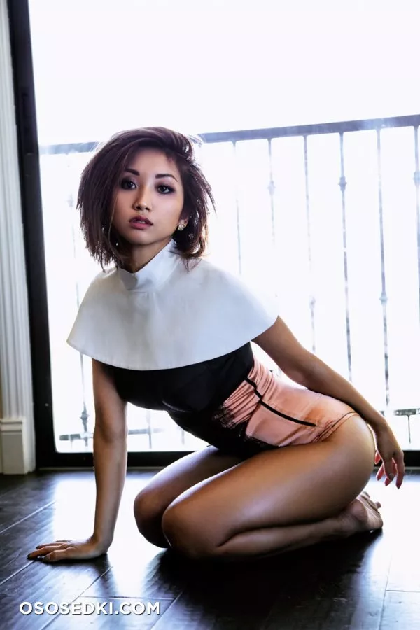 Бренда Сонг голая, фото Brenda Song - 8