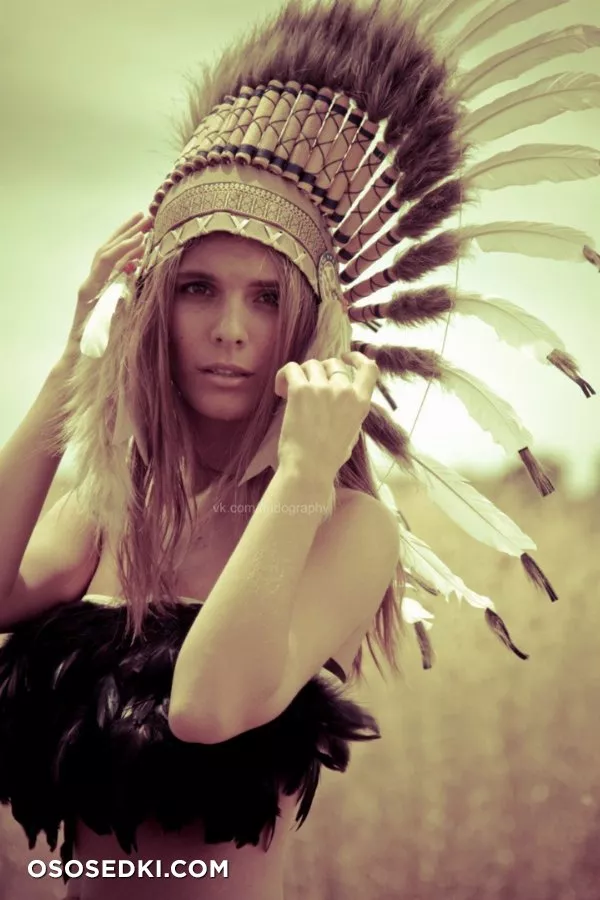 Кейтлин Стэйси голая - фото Caitlin Stasey - 3