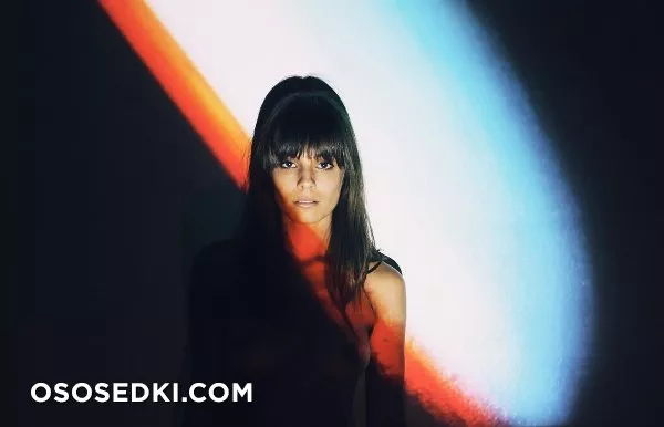 Кейтлин Стэйси голая - фото Caitlin Stasey - 26