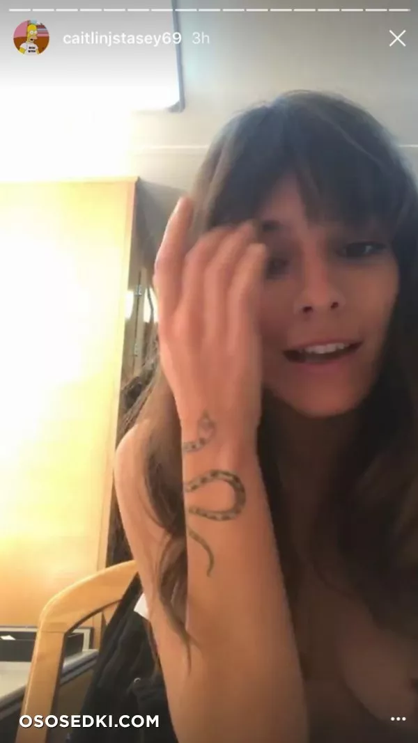 Кейтлин Стэйси голая - фото Caitlin Stasey - 46