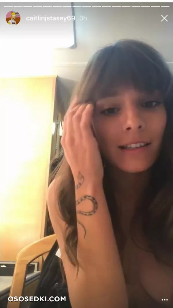 Кейтлин Стэйси голая - фото Caitlin Stasey - 47