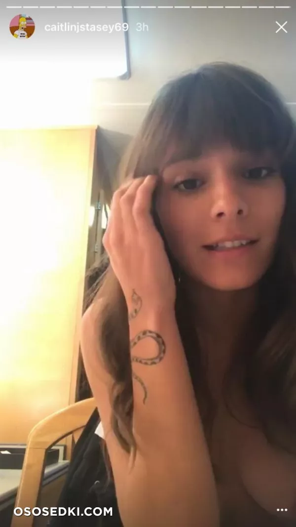 Кейтлин Стэйси голая - фото Caitlin Stasey - 49
