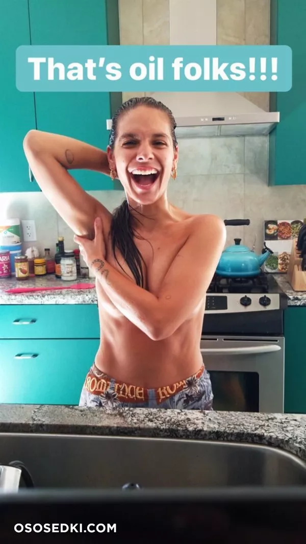 Кейтлин Стэйси голая - фото Caitlin Stasey - 92