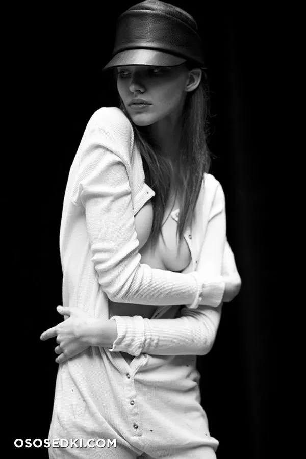 Саша Лусс голая - фото Sasha Luss - 33