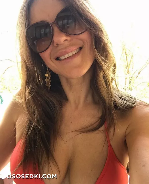 Элизабет Херли голая - фото Elizabeth Hurley - 246