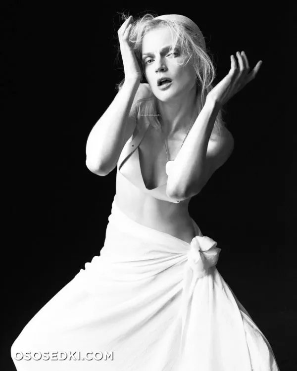 Гвиневер Ван Синус голая - фото Guinevere van Seenus - 21