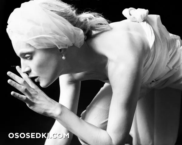 Гвиневер Ван Синус голая - фото Guinevere van Seenus - 23