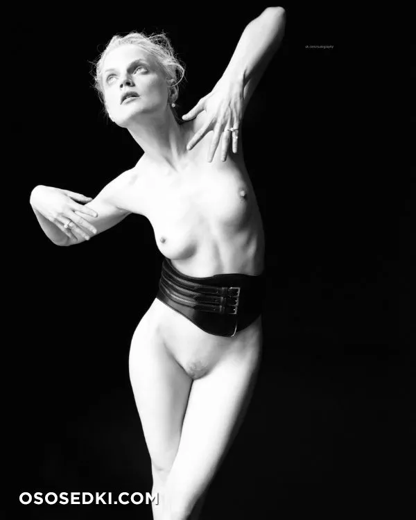 Гвиневер Ван Синус голая - фото Guinevere van Seenus - 24