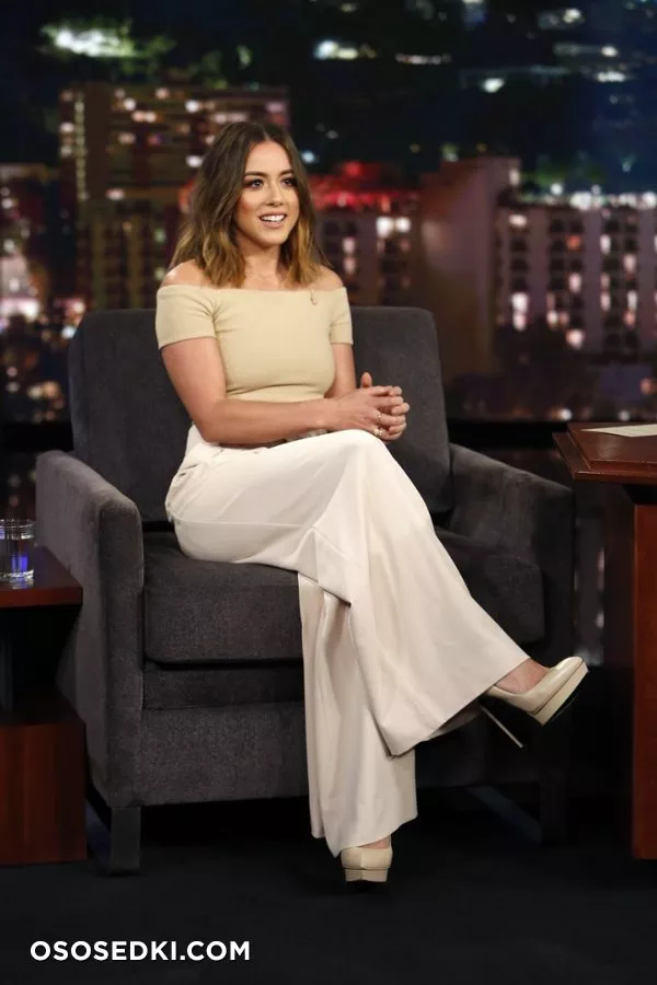 Хлоя Беннет голая - фото Chloe Bennet - 6