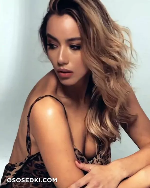 Хлоя Беннет голая - фото Chloe Bennet - 124