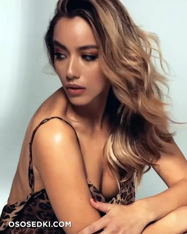 Хлоя Беннет голая - фото Chloe Bennet - 125