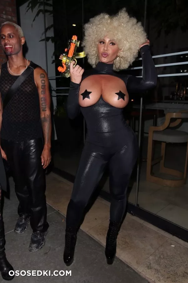 Эмбер Роуз голая - Amber Rose - фото папарацци - 343
