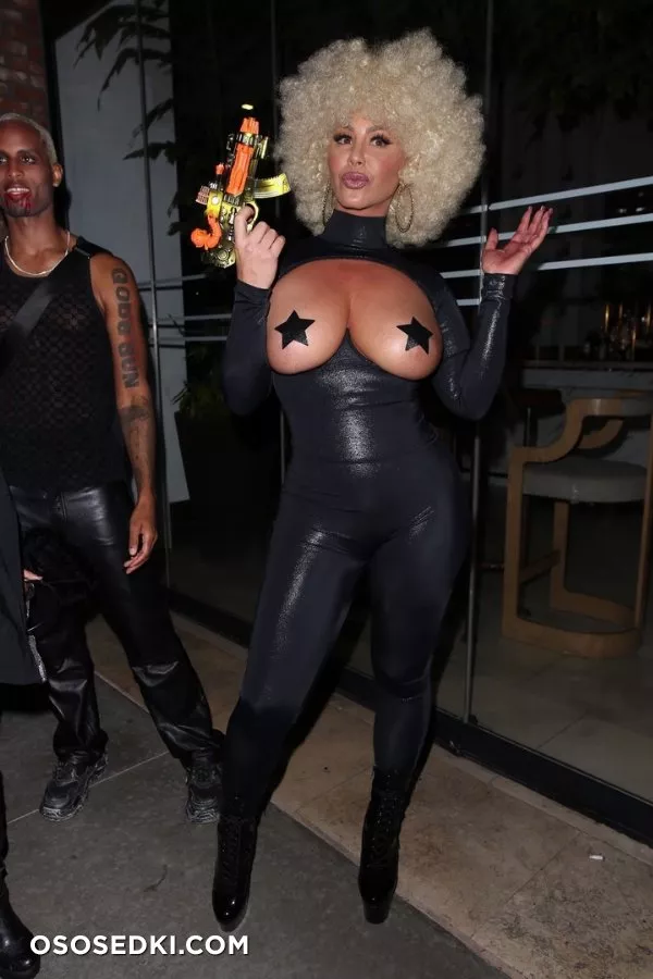 Эмбер Роуз голая - Amber Rose - фото папарацци - 346