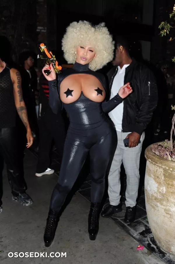 Эмбер Роуз голая - Amber Rose - фото папарацци - 351