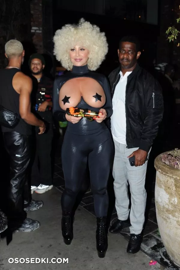 Эмбер Роуз голая - Amber Rose - фото папарацци - 356