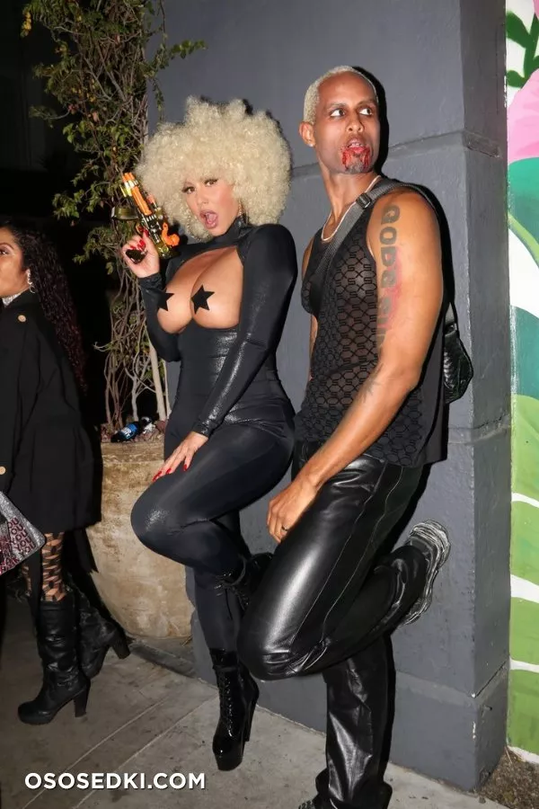 Эмбер Роуз голая - Amber Rose - фото папарацци - 362