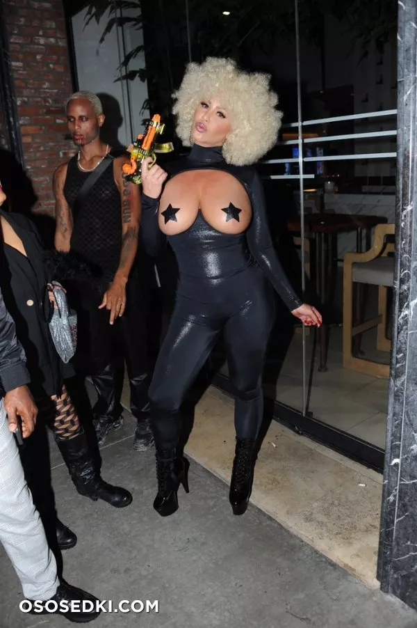 Эмбер Роуз голая - Amber Rose - фото папарацци - 371