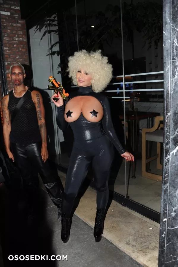Эмбер Роуз голая - Amber Rose - фото папарацци - 373
