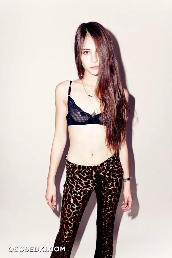 Уилла Холланд (Willa Holland) голая и сексуальная - 1