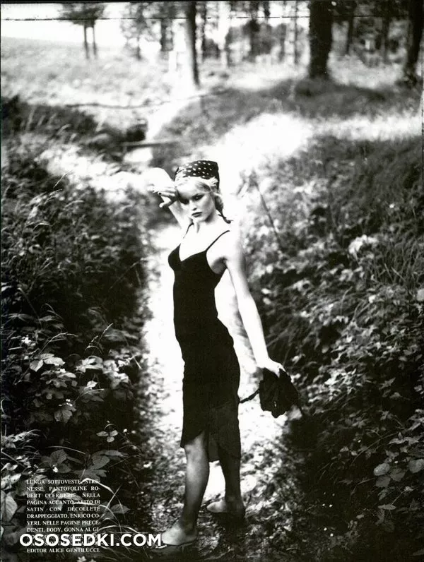 Ева Герцигова (Eva Herzigova) голая - 135