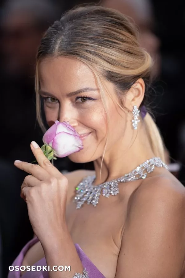 Петра Немцова (Petra Nemcova) голая - 383