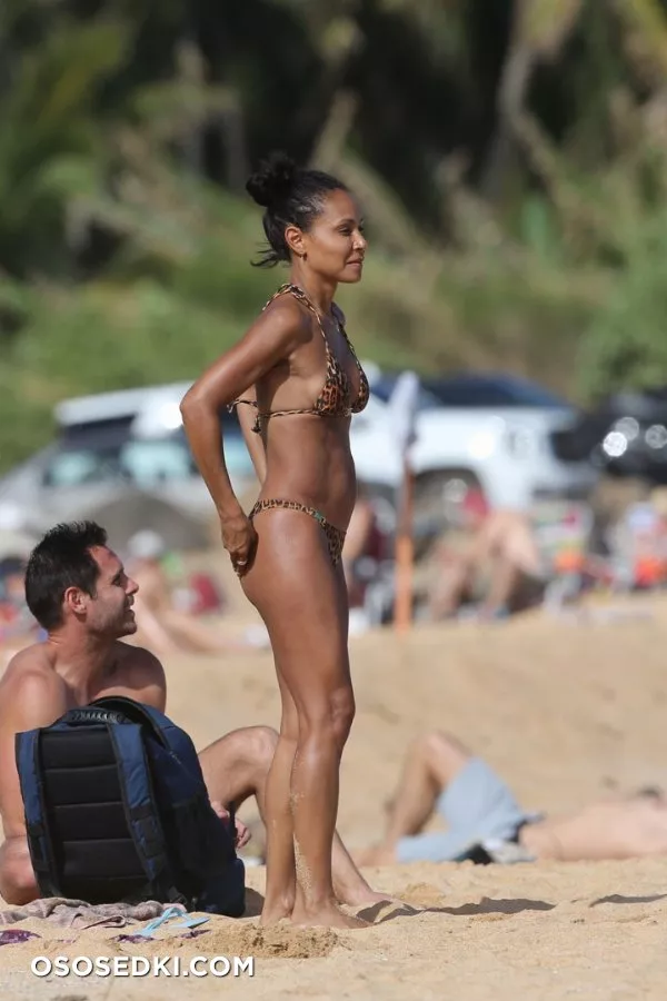 Джада Пинкетт-Смит (Jada Pinkett Smith) голая - фото - 18