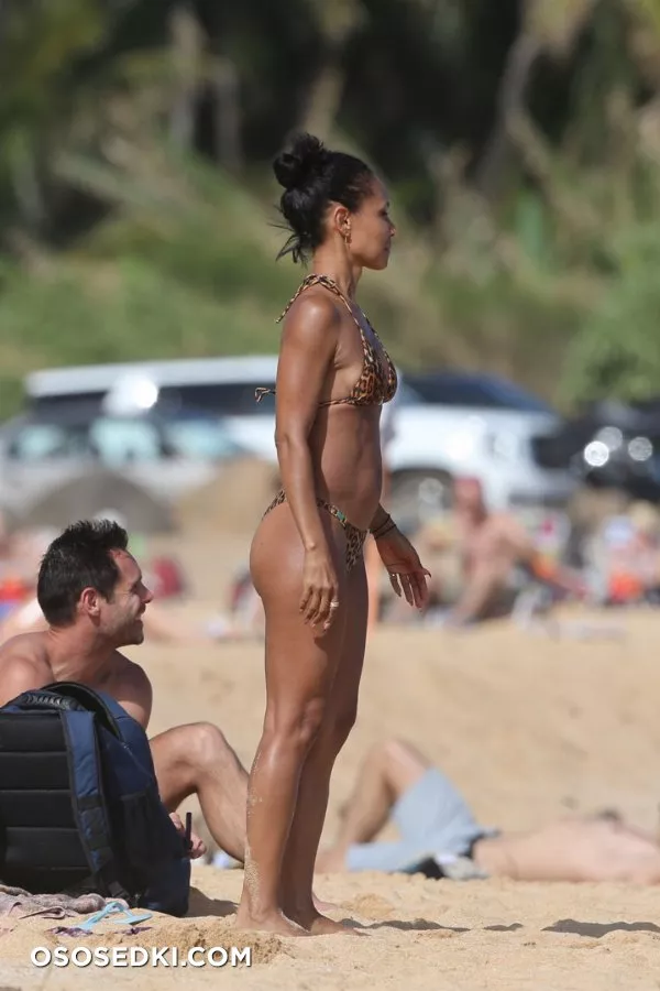 Джада Пинкетт-Смит (Jada Pinkett Smith) голая - фото - 21