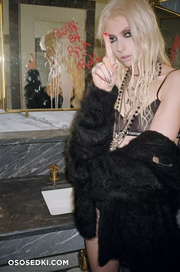 Тейлор Момсен голая, Taylor Momsen фото - 62