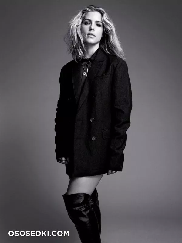 Эмили Бетт Рикардс голая, Emily Bett Rickards фото - 69
