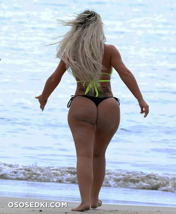 Шарлотт Кросби голая - Charlotte Crosby фото - 19