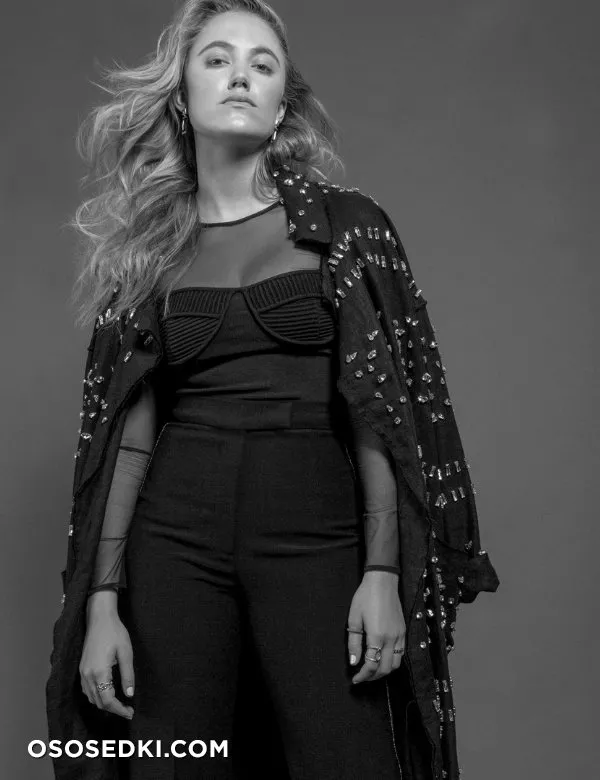 Майка Монро голая - Maika Monroe фото - 18