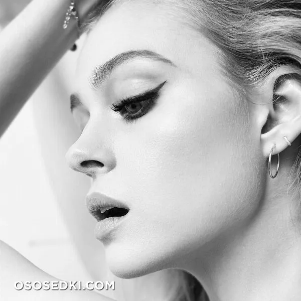 Никола Пельтц голая - Nicola Peltz фото - 31