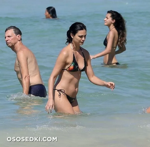 Морена Баккарин голая - фото Morena Baccarin - 140
